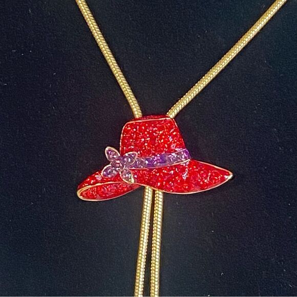 Vintage Red Hat Adjustable Lariat Necklace Rhinestone Pendant Gold Tone Necklace - Picture 2 of 7